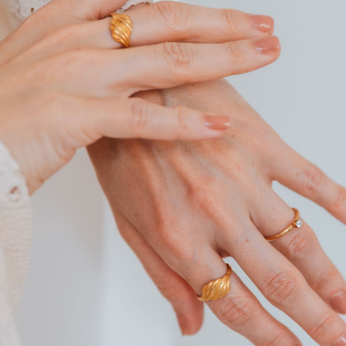 Pierścionek WINGS złoty