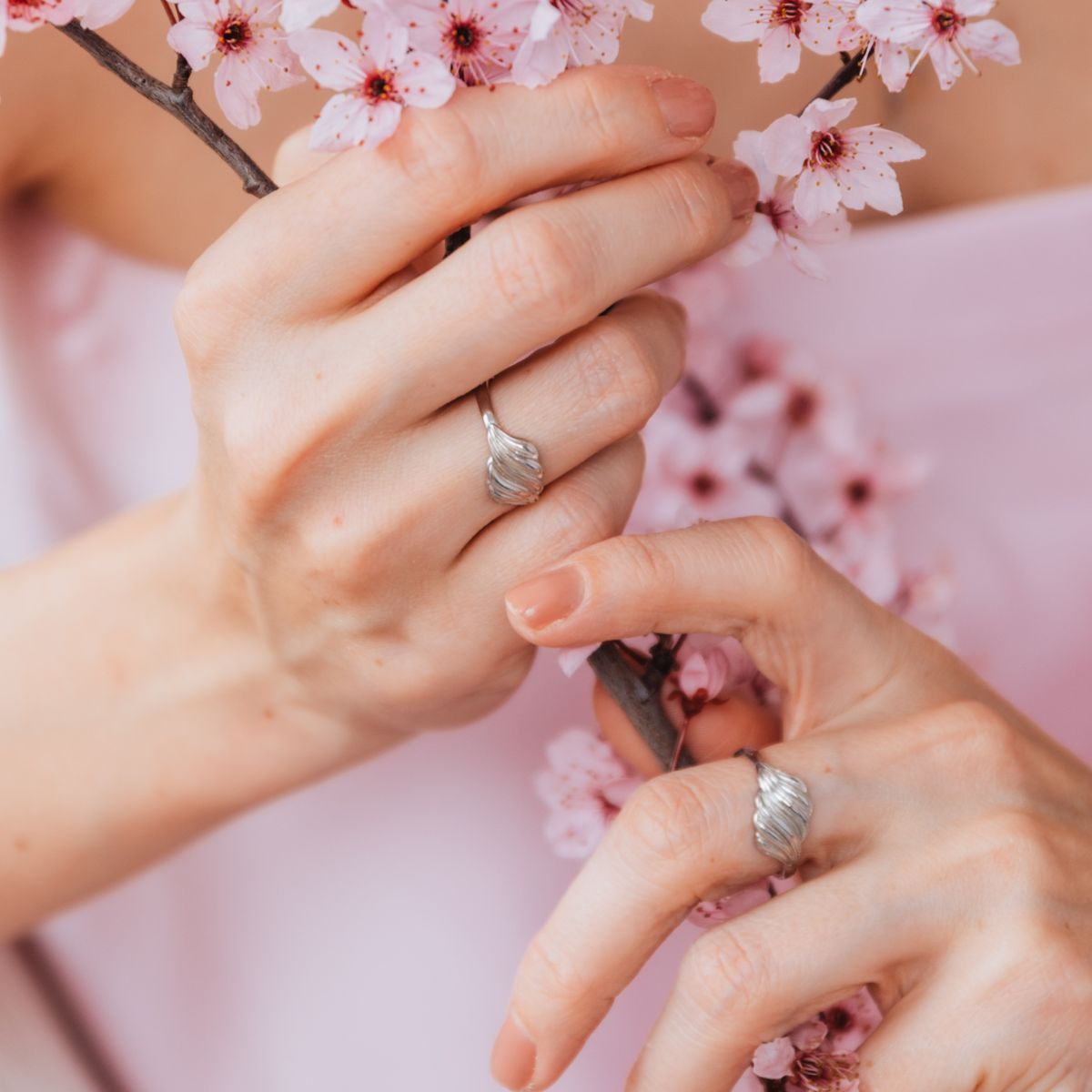 Pierścionek WINGS białe złoto