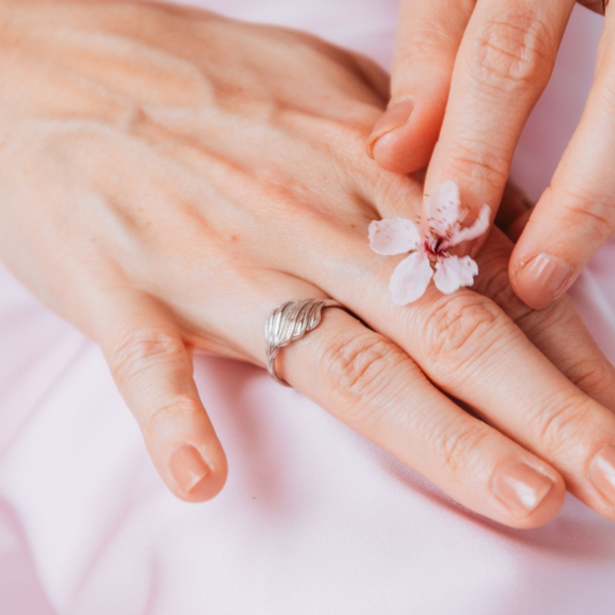 Pierścionek WINGS białe złoto