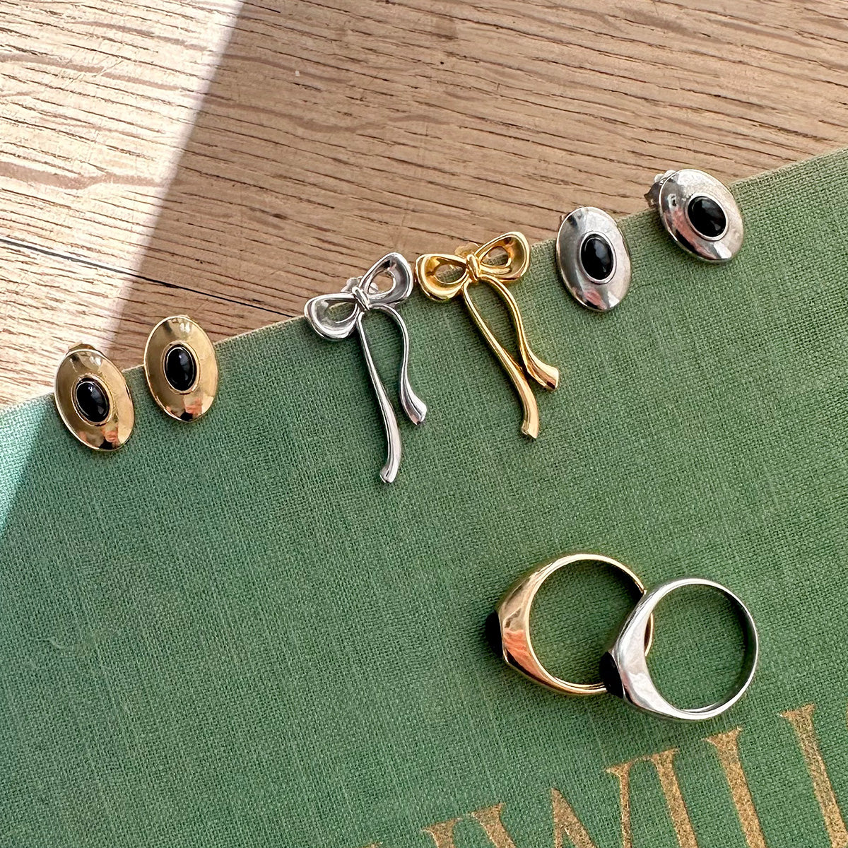 Kolczyki kokardki BOWS białe złoto