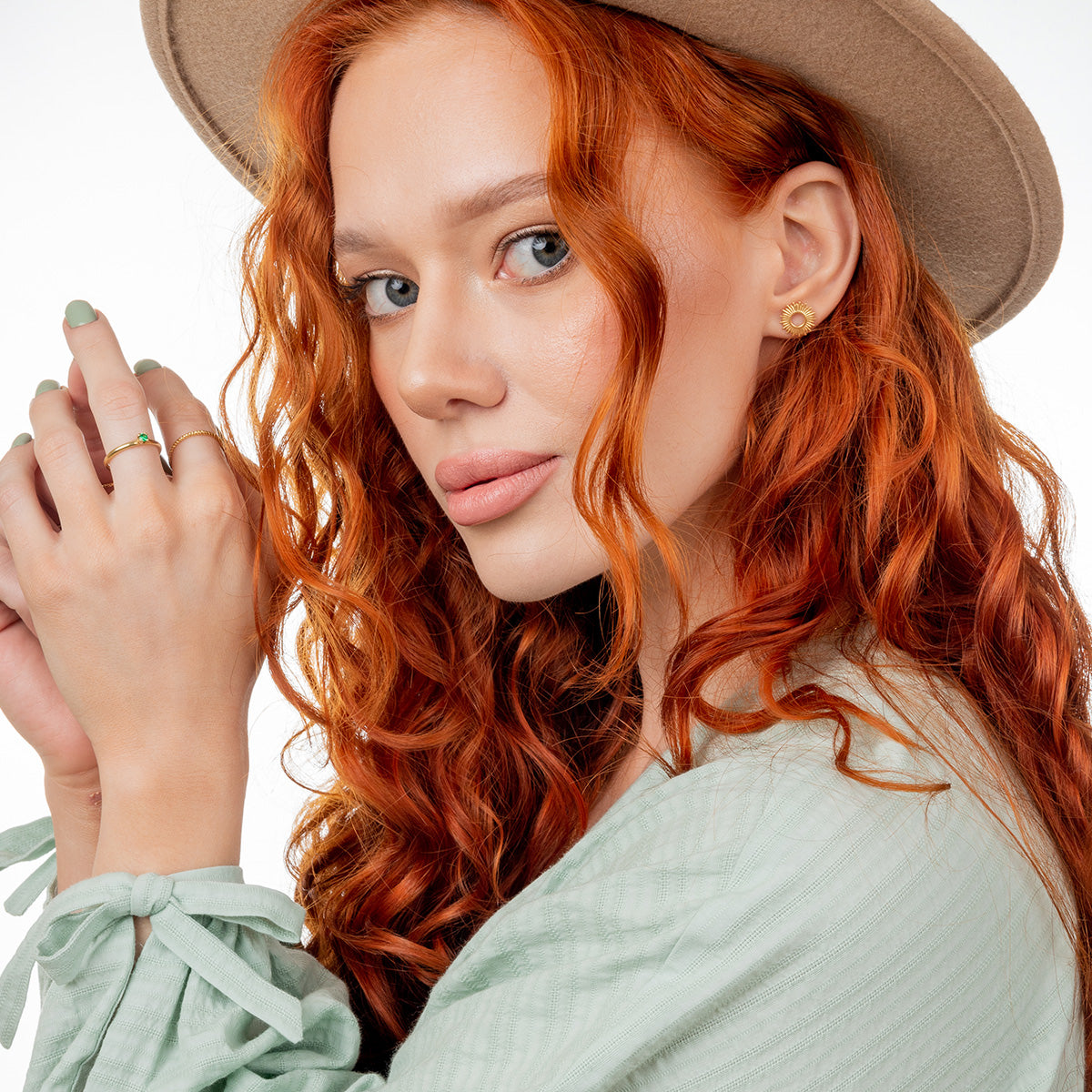 Pierścionek COLORS srebrny pozłacany - zielony kamień