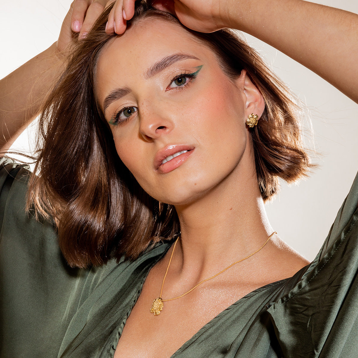 Naszyjnik KWIAT JABŁONI srebrny pozłacany - zawieszka i łańcuszek