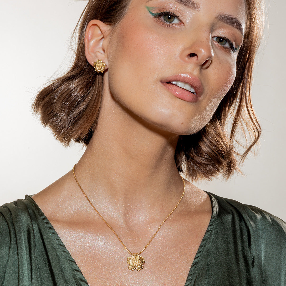 Zawieszka KWIAT JABŁONI srebrna pozłacana