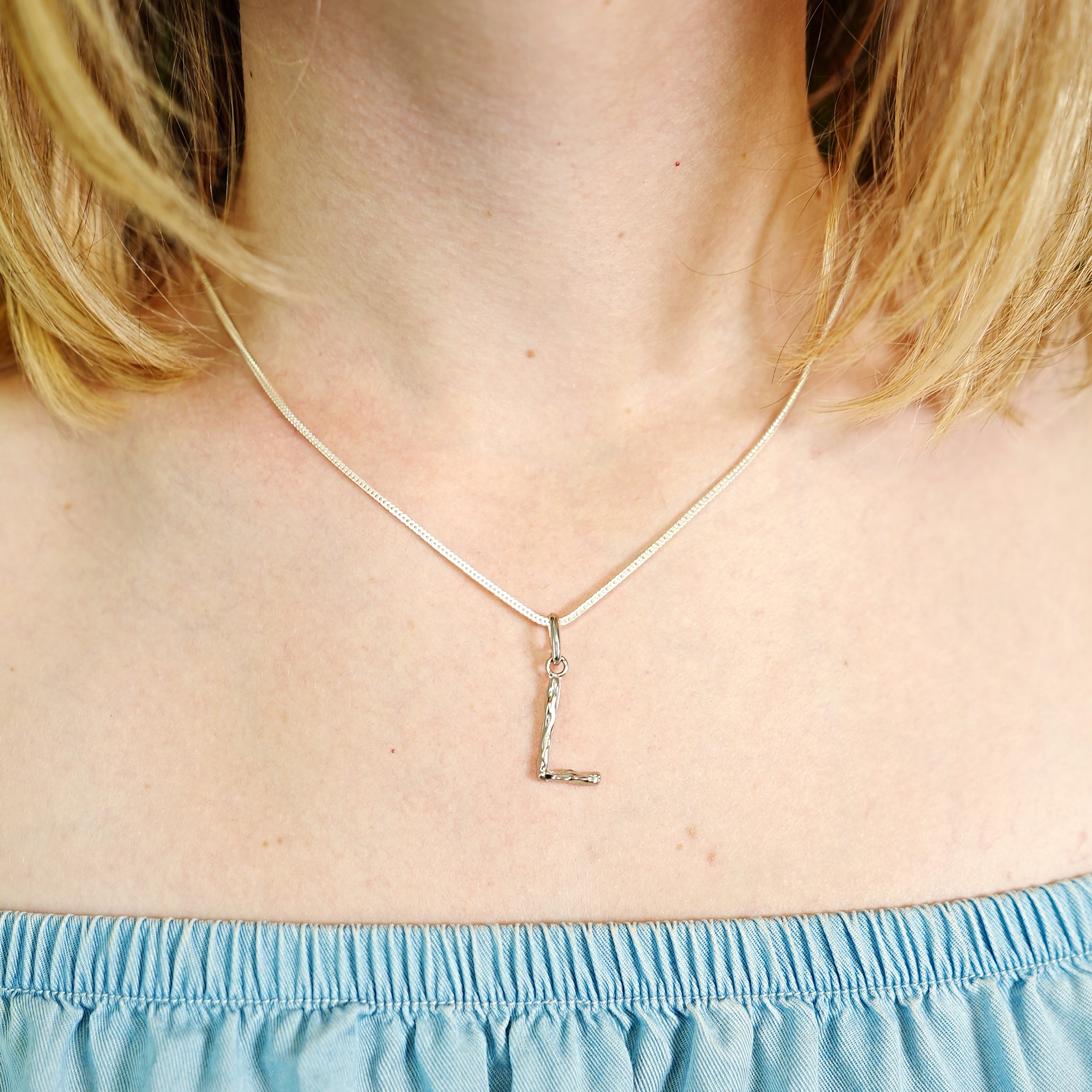 Zawieszka literka LETTER srebrna - litera L