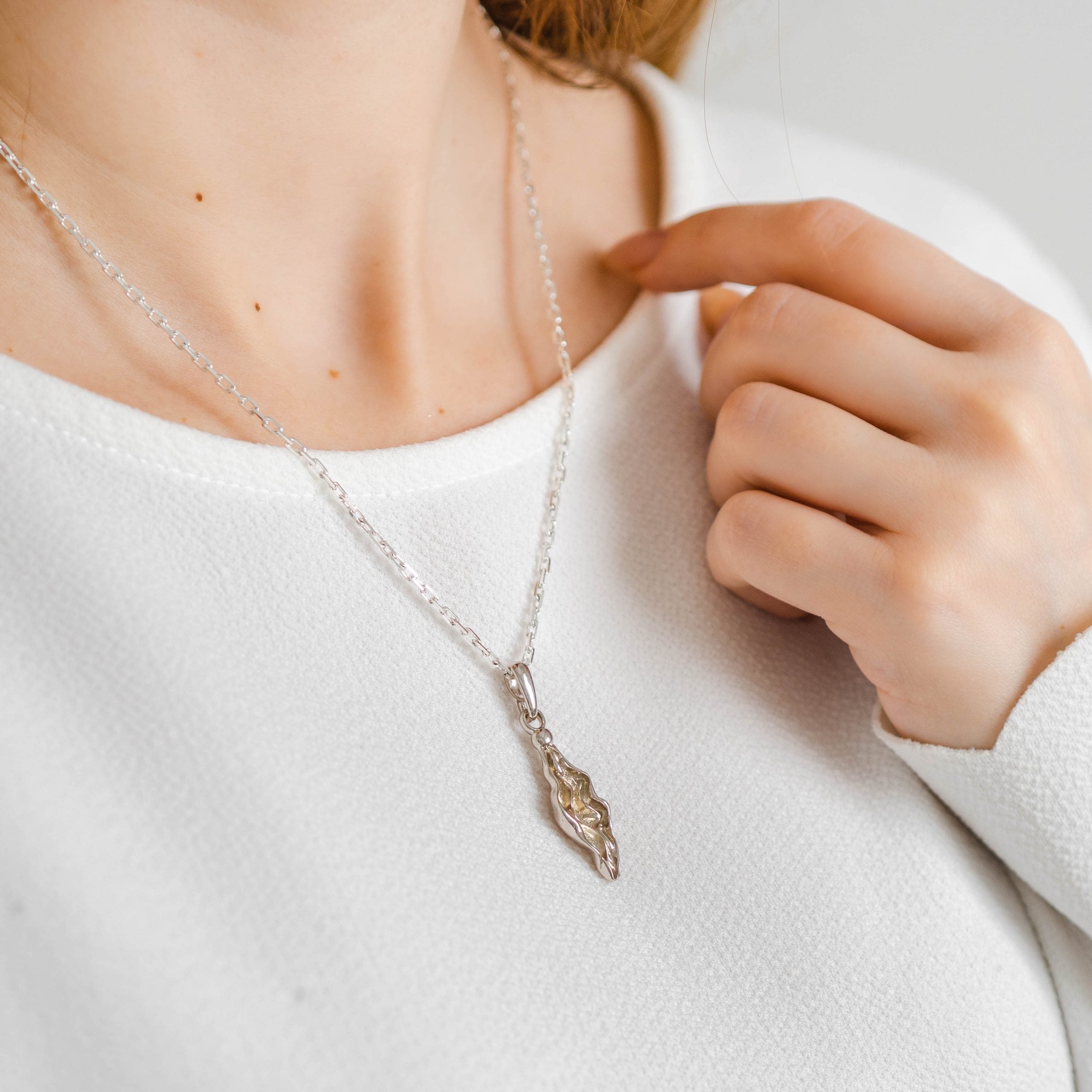 Zawieszka PUSSY srebrna