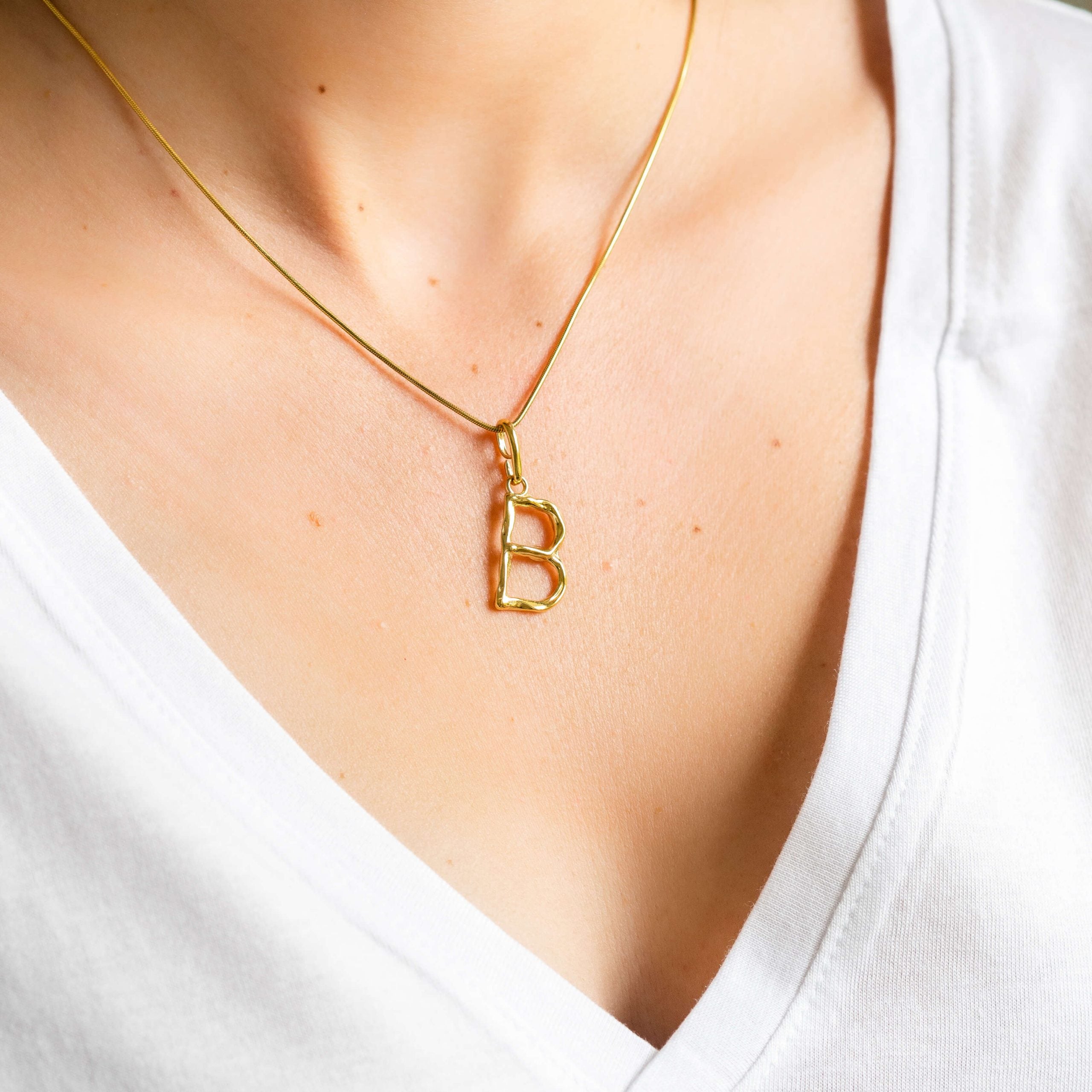 Zawieszka literka LETTER srebrna pozłacana - litera B