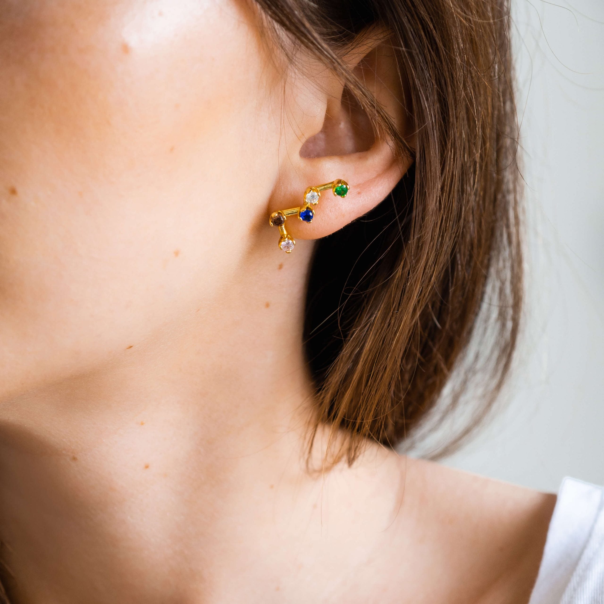 Nausznica CASSIOPEIA srebrna pozłacana - kolorowe kamienie