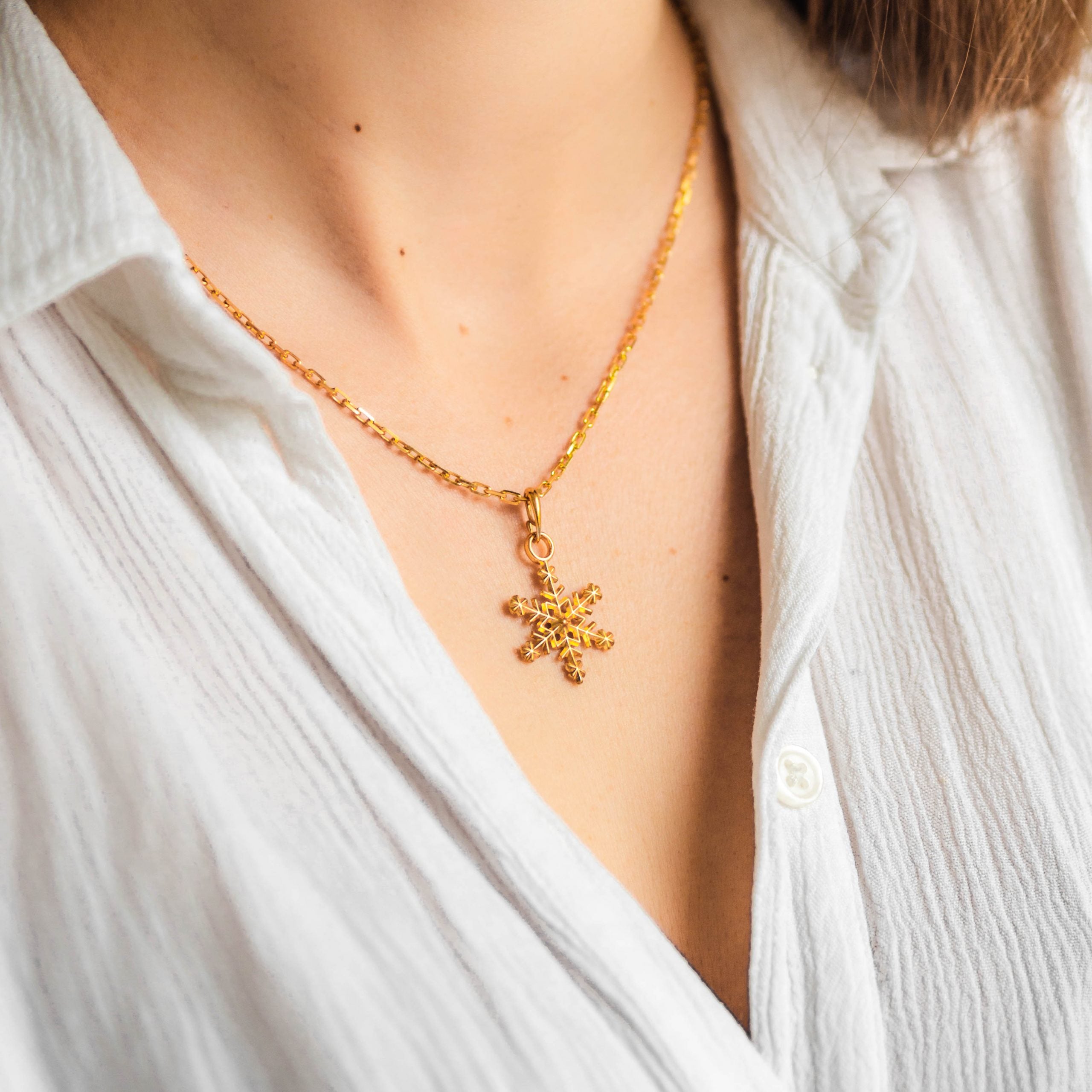 Zawieszka śnieżynka SNOWFLAKE srebrna pozłacana