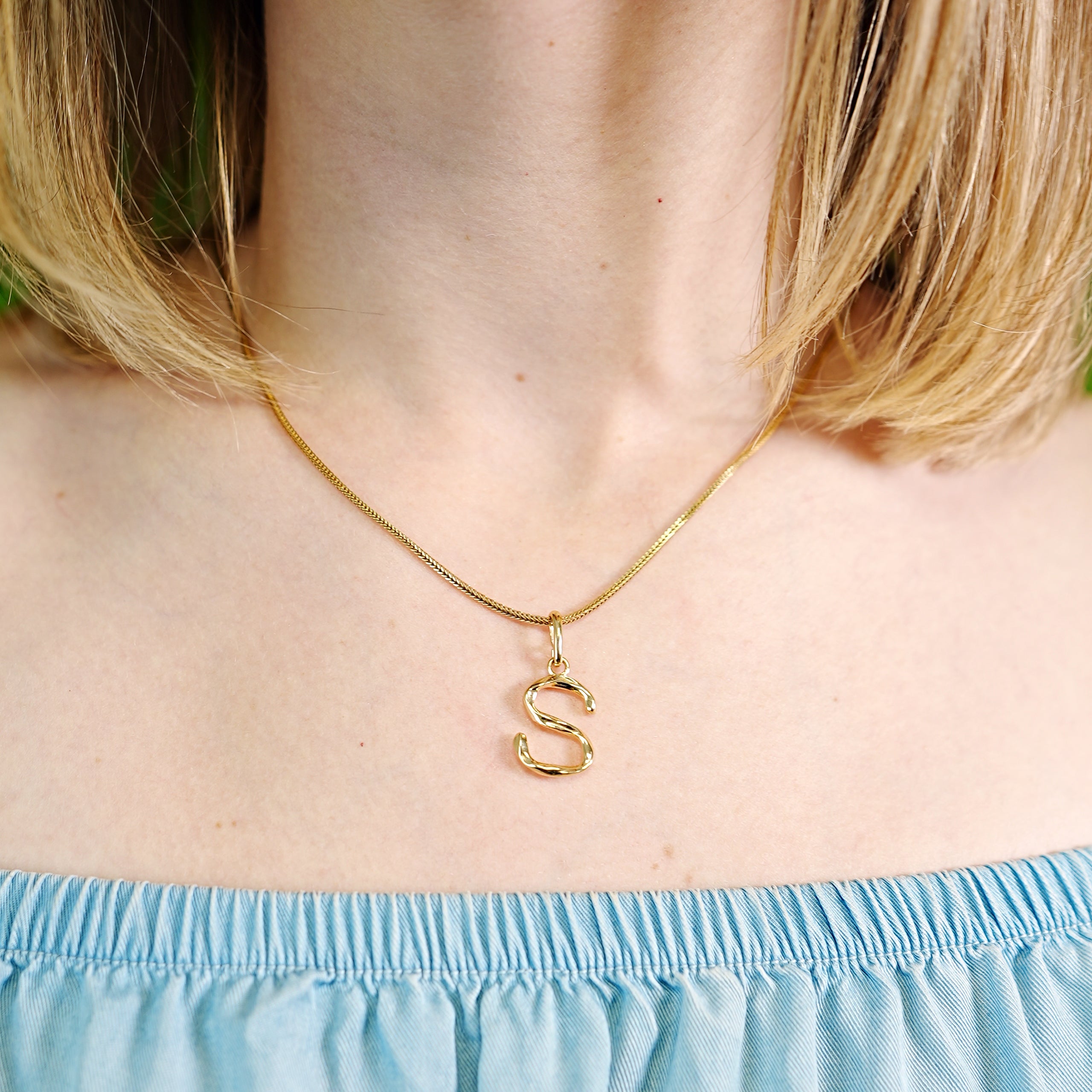 Zawieszka literka LETTER srebrna pozłacana - litera S