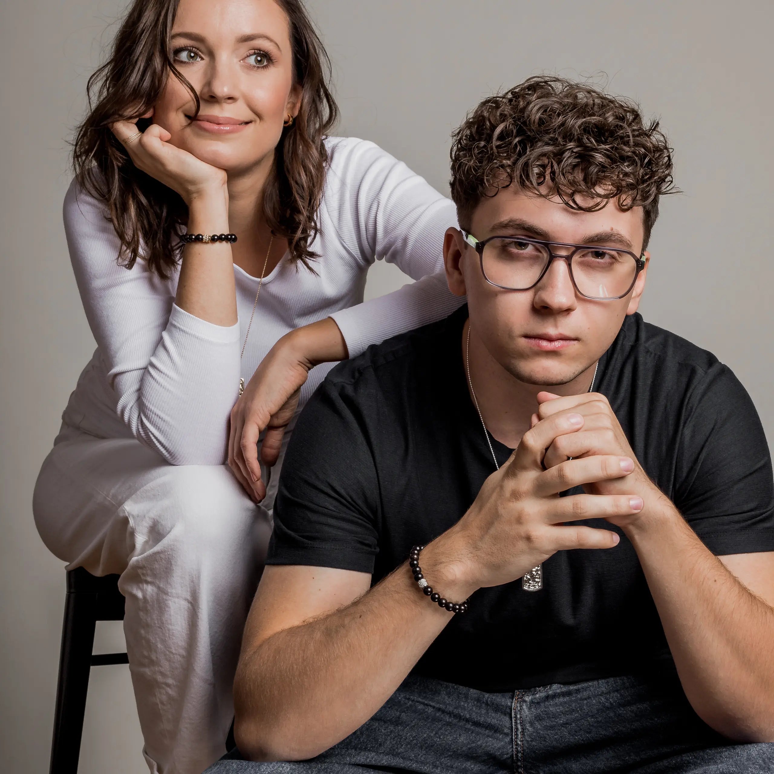 Bransoletka z drewna sandałowego ALEX - UNISEX srebrna