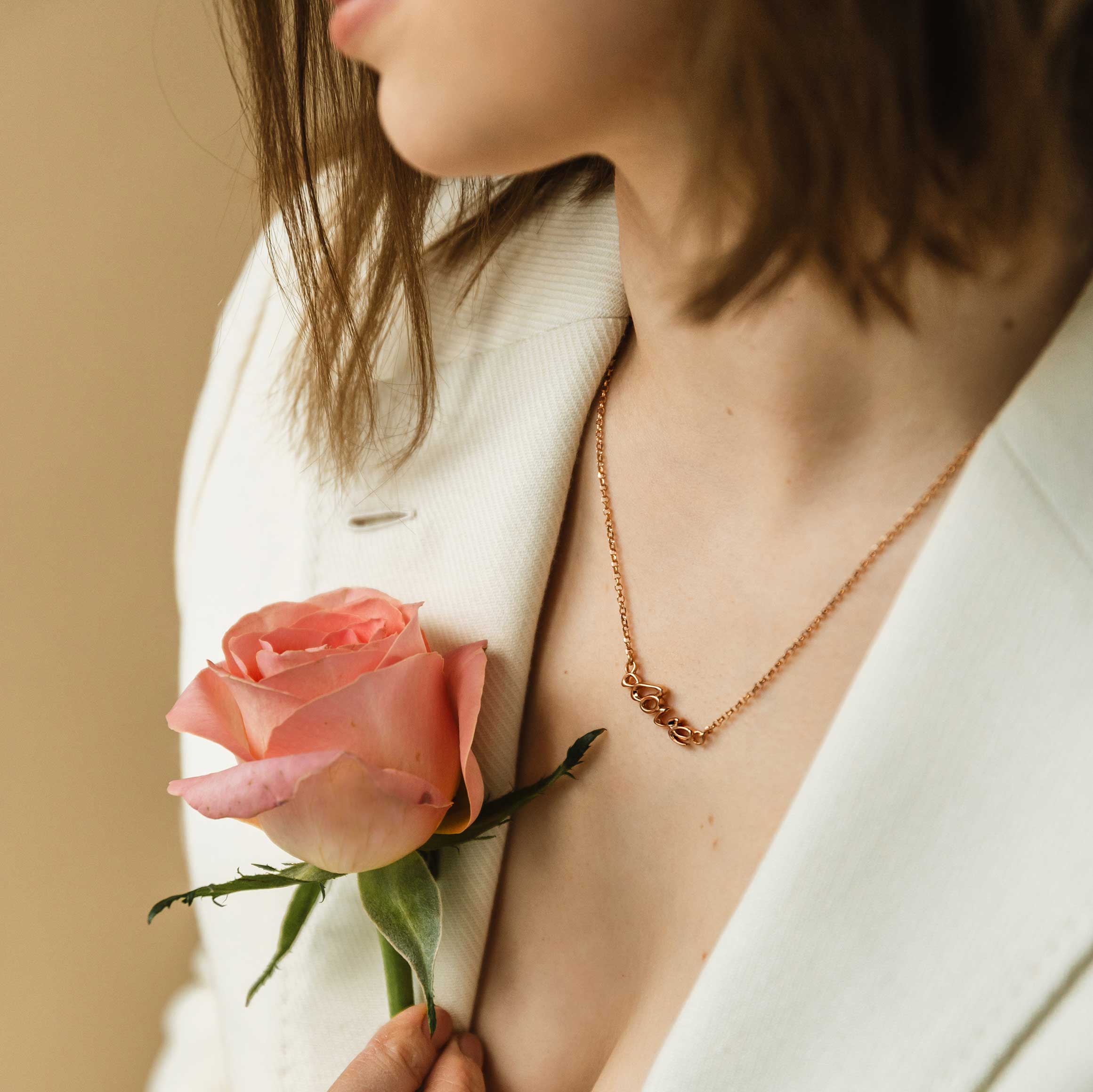 Naszyjnik LOVE srebrny pozłacany na różowo