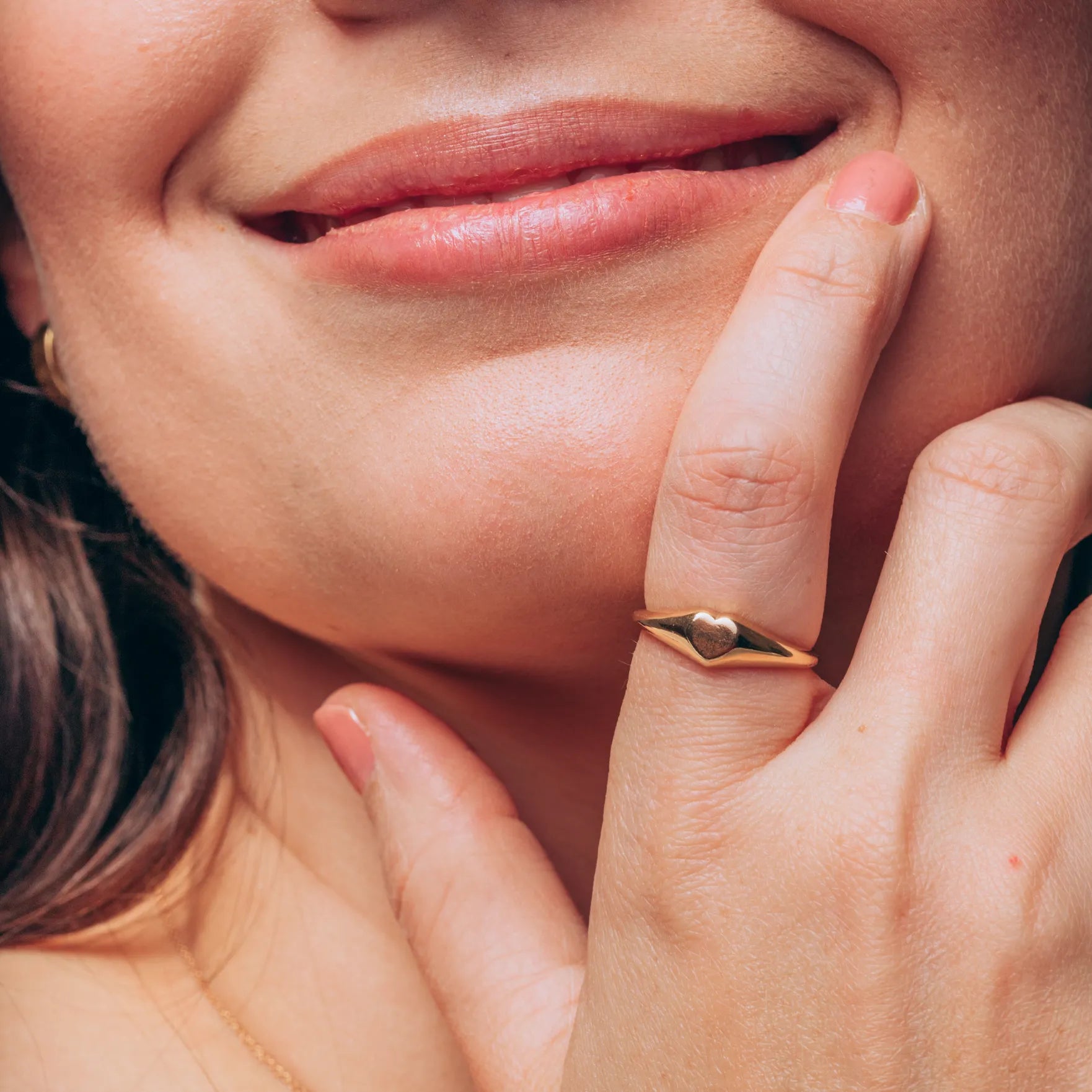 Pierścionek sygnet HEART złoty