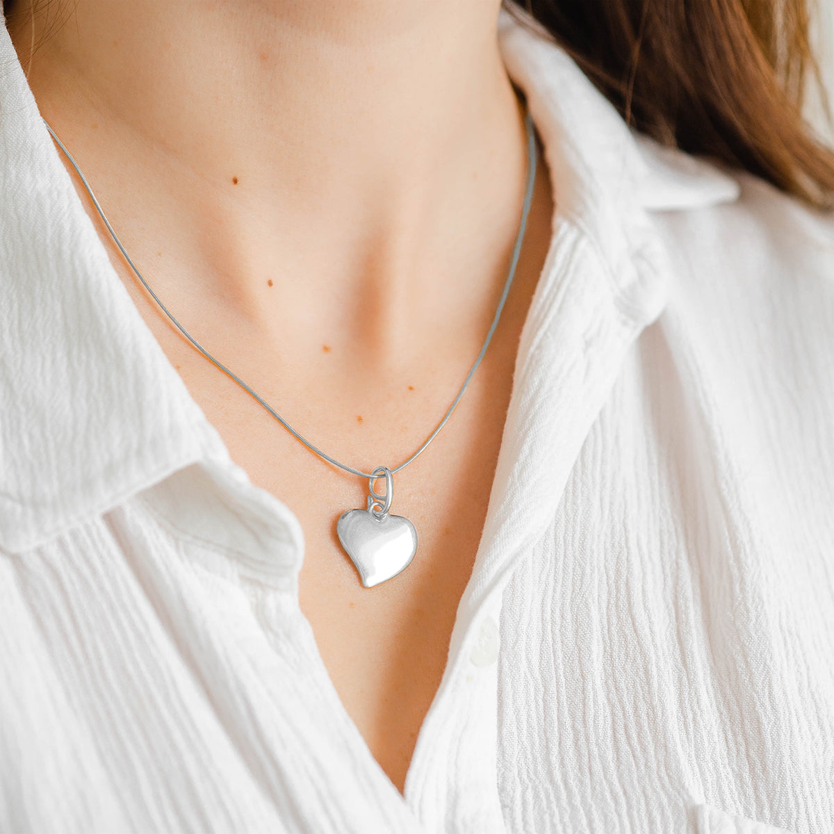 Zawieszka serduszko HEART pełna srebrna