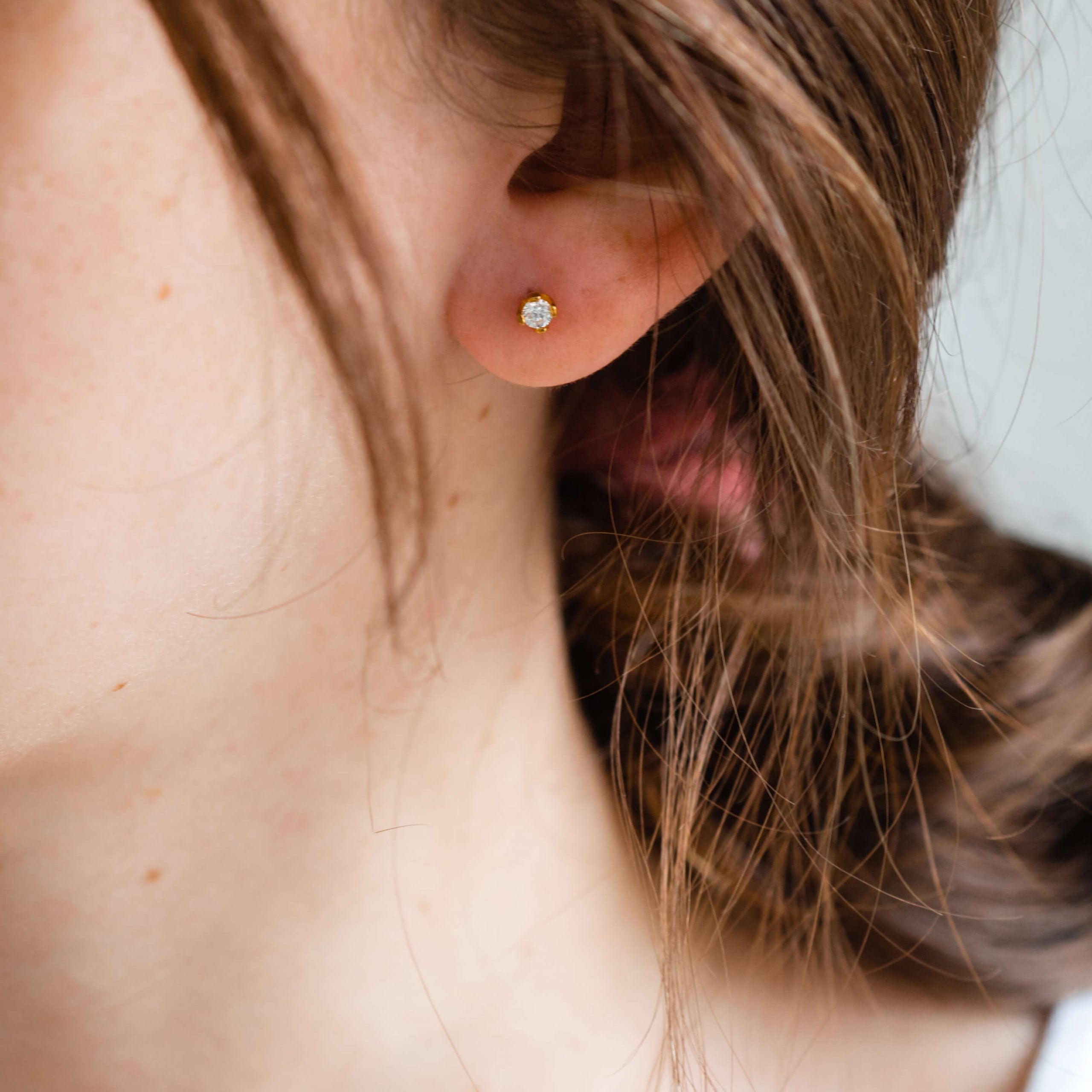 Kolczyki COLORS złote z diamentem