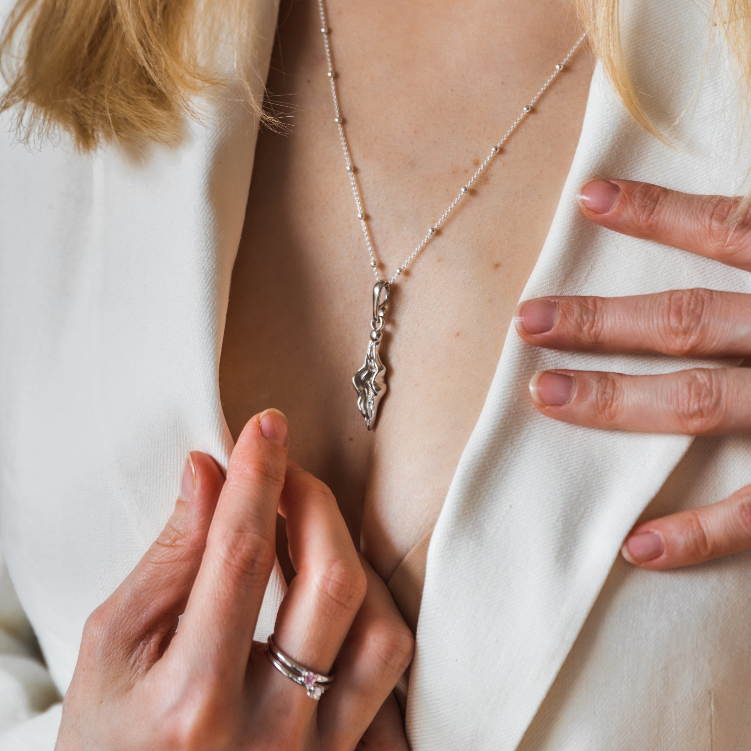 Zawieszka PUSSY srebrna