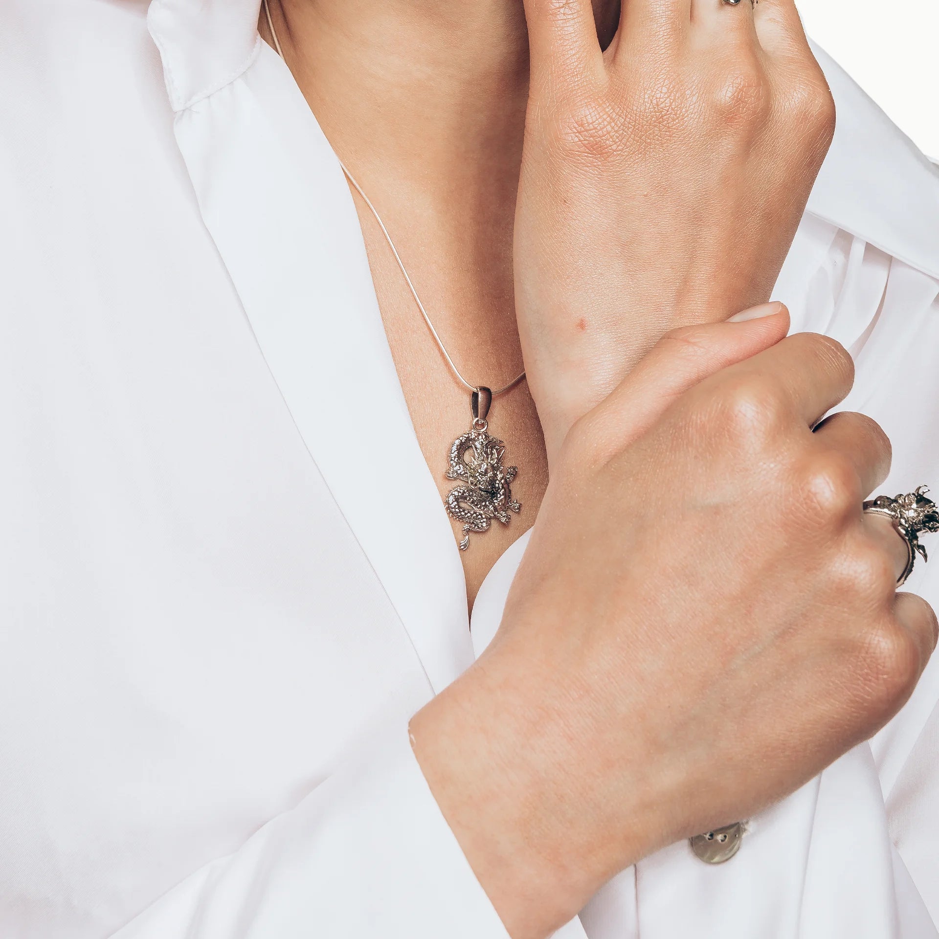 Zawieszka DRAGON srebrna